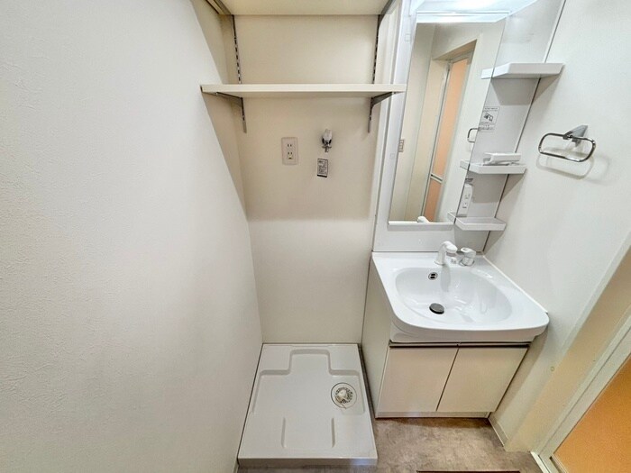 物件内観写真12　(洗濯機置場)