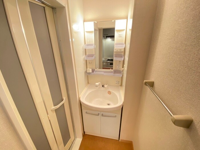 物件内観写真12　(収納)