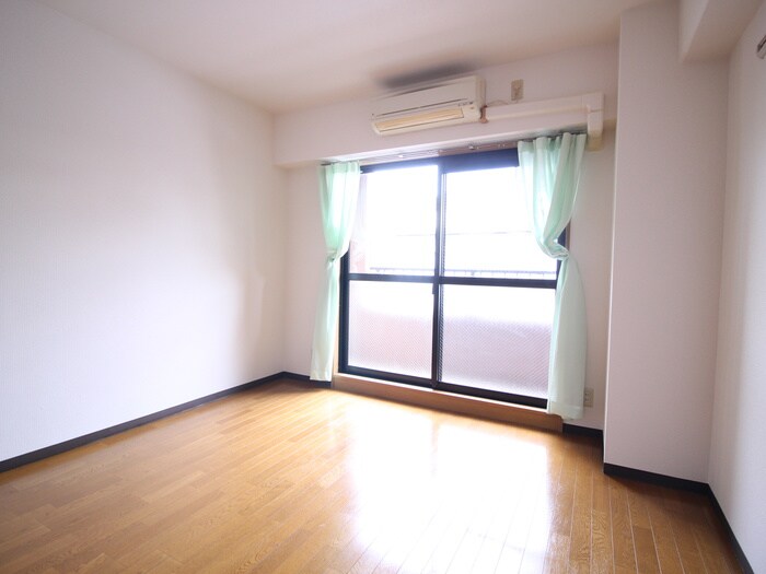 物件内観写真4　(居室)