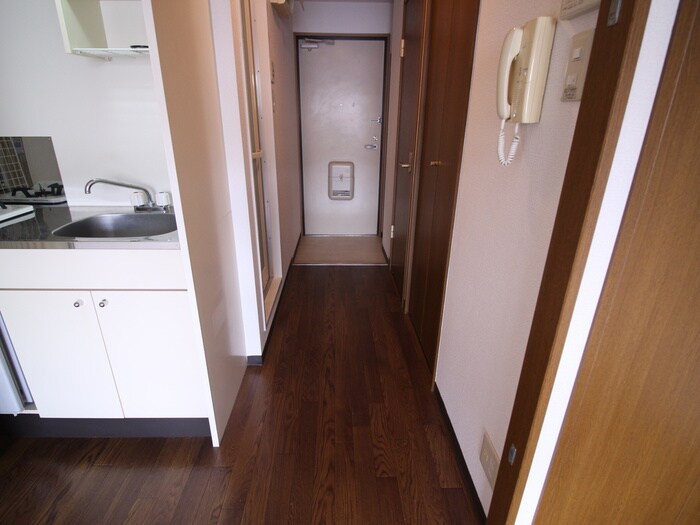 物件内観写真13　(廊下)