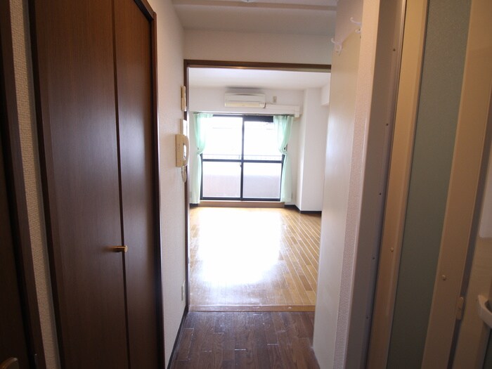 物件内観写真14　(廊下)