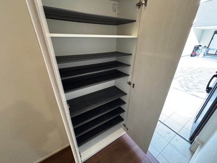 物件内観写真10　(靴箱)