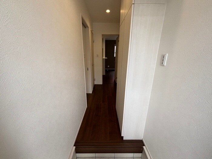 物件内観写真12　(廊下)