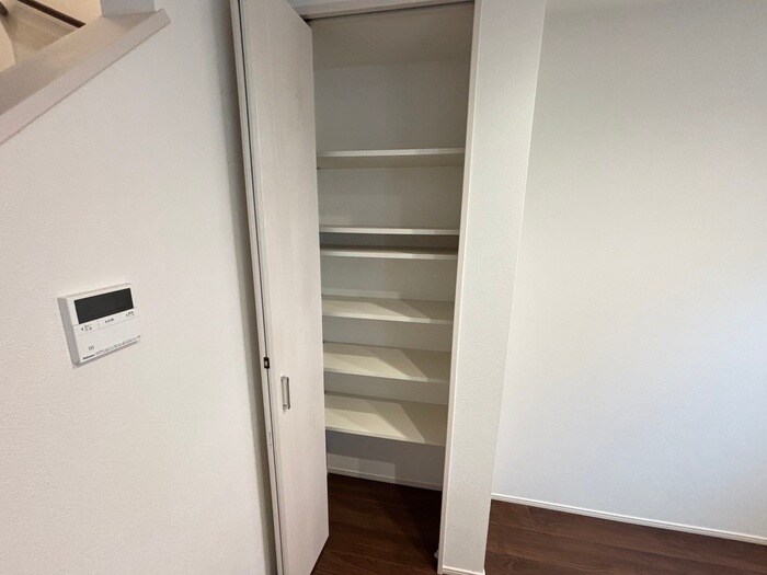 物件内観写真13　(収納)