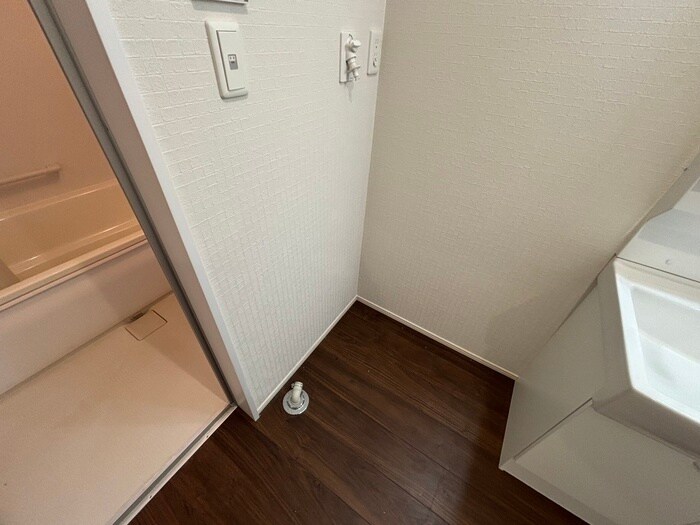 物件内観写真18　(洗濯機置場)