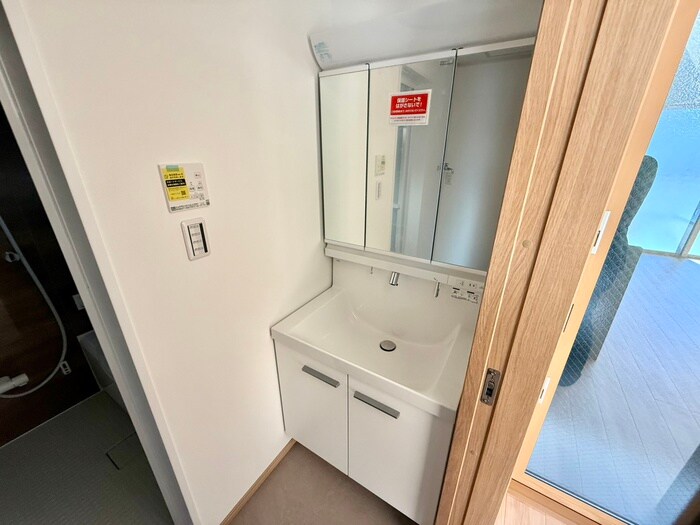 物件内観写真12　(洗面)