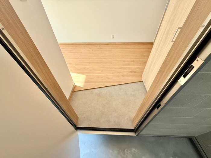 物件内観写真15　(玄関)