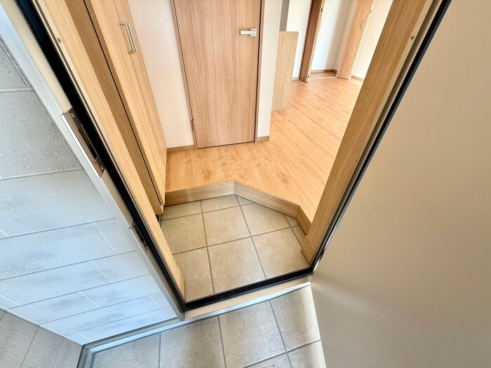 物件内観写真15　(玄関)