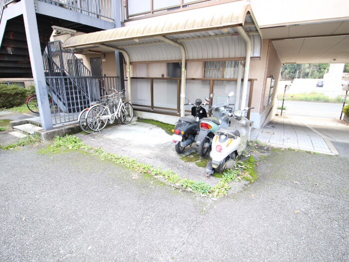 物件外観写真6　(駐輪場)