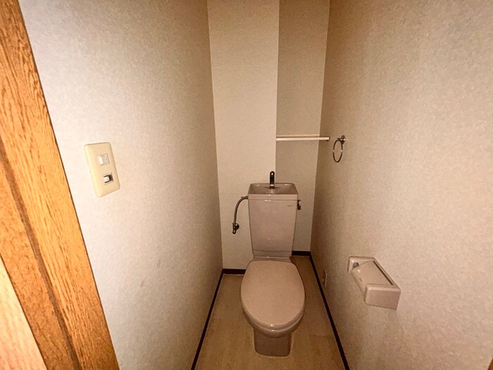 物件内観写真14　(トイレ)