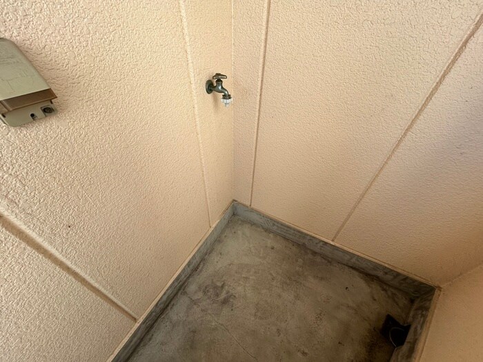 物件内観写真15　(洗濯機置場)