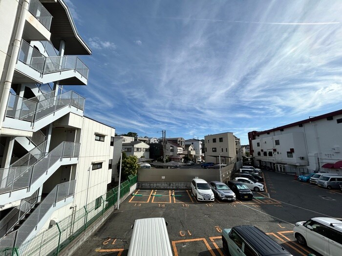 物件内観写真20　(室内からの展望)