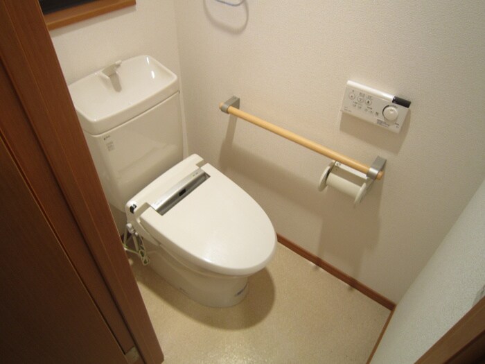 物件内観写真8　(トイレ)