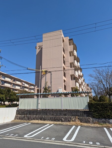 男山第4住宅313棟　（507）外観写真