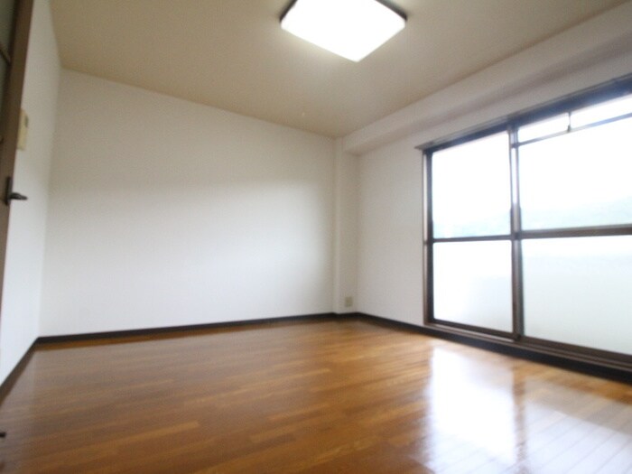 物件内観写真10　(居室)