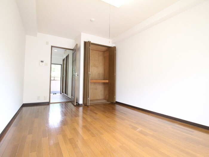 物件内観写真10　(居室)