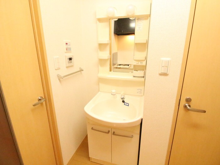 物件内観写真10　(洗面)