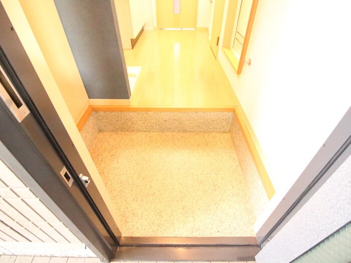 物件内観写真17　(玄関)