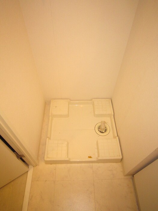 物件内観写真15　(洗濯機置場)