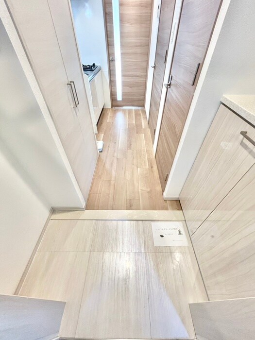 物件内観写真15　(玄関)