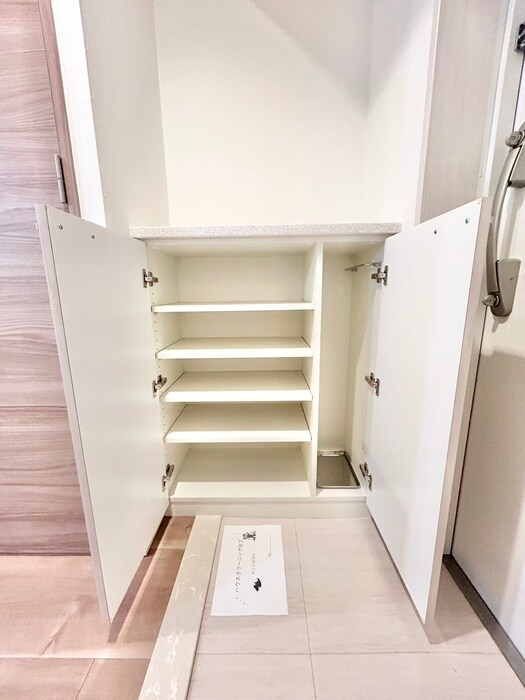 物件内観写真16　(靴箱)