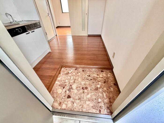 物件内観写真17　(玄関)