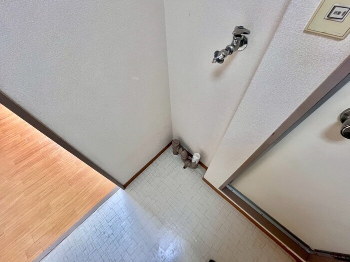 物件内観写真14　(洗濯機置場)