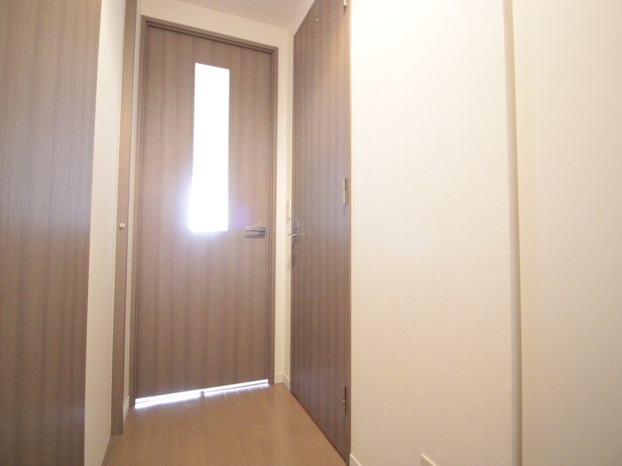 物件内観写真14　(廊下)