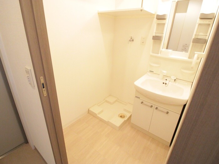 物件内観写真18　(洗濯機置場)