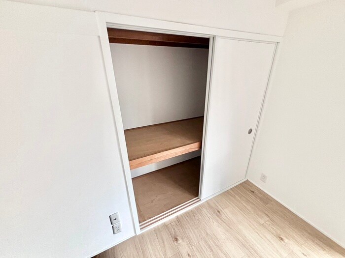 物件内観写真12　(収納)