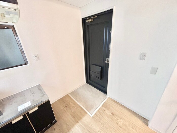 物件内観写真17　(玄関)