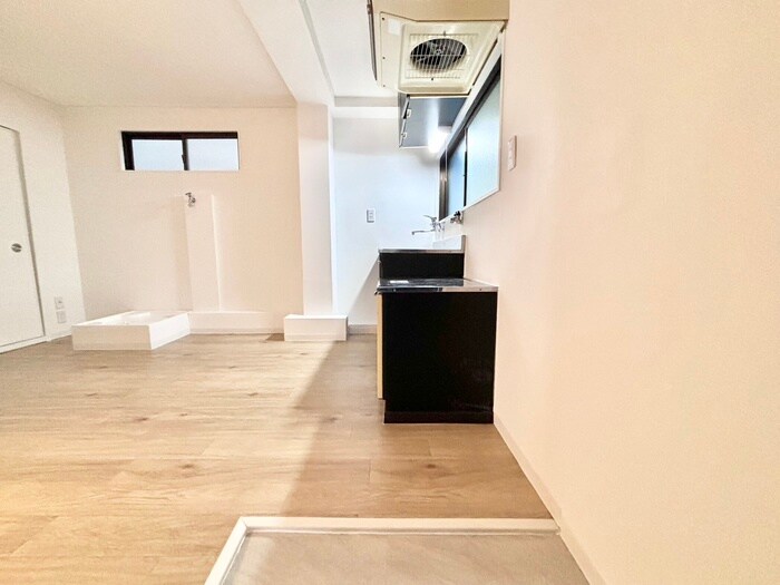 物件内観写真18　(玄関)