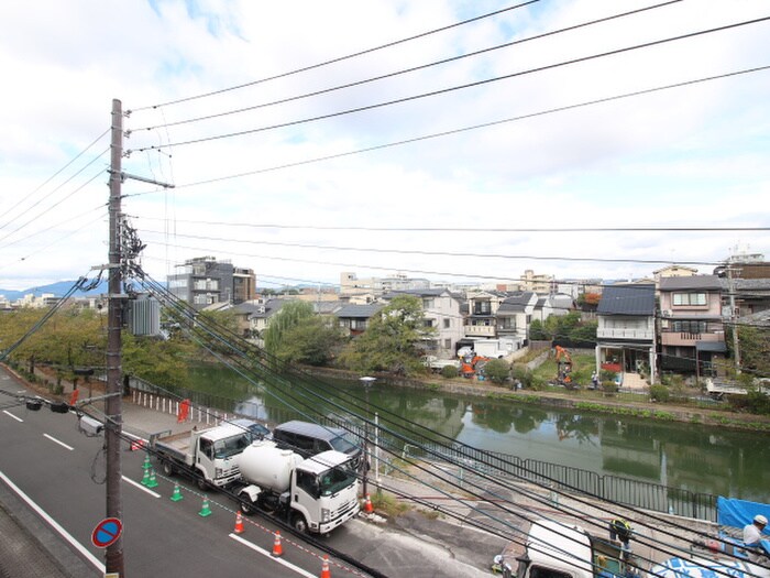 物件内観写真16　(室内からの展望)