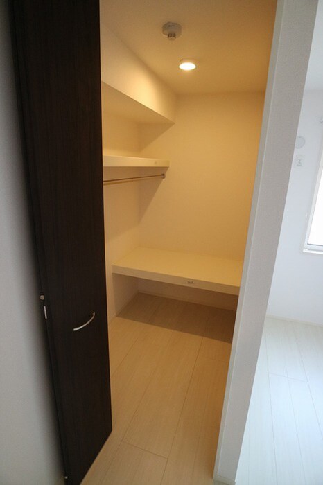 物件内観写真14　(収納)
