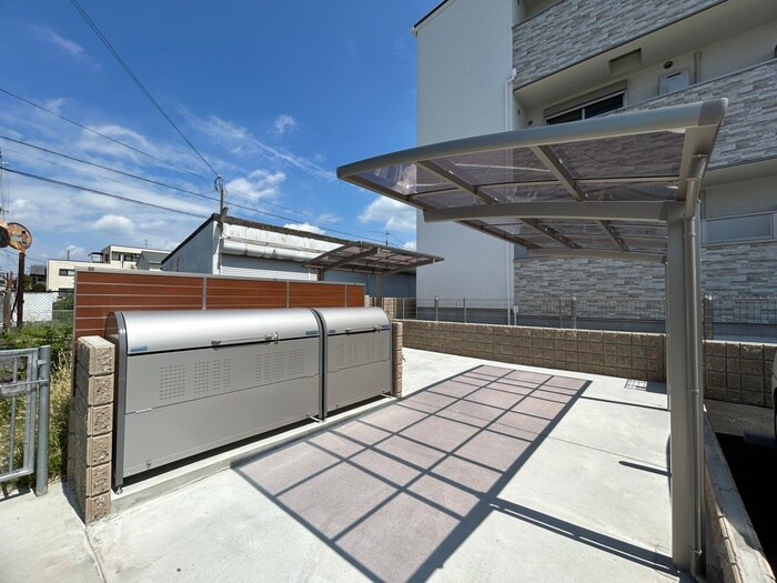 物件外観写真4　(駐輪場)