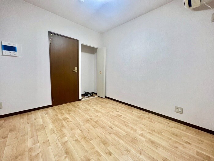 物件内観写真6　(居室)