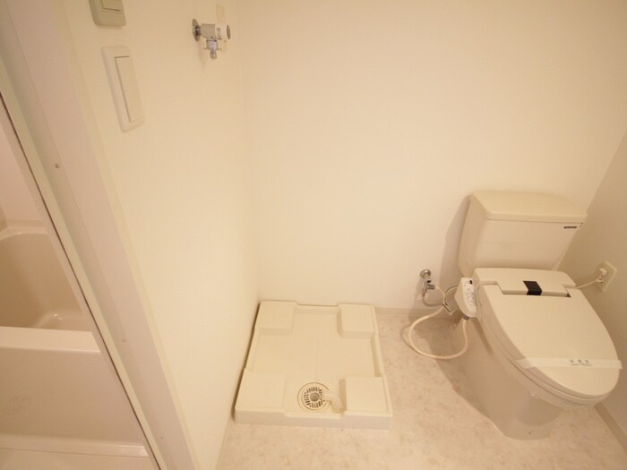 物件内観写真13　(洗濯機置場)