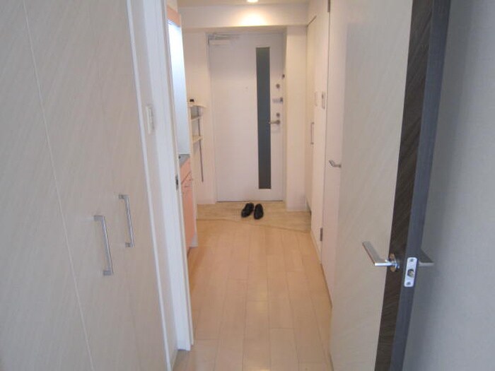 物件内観写真14　(廊下)