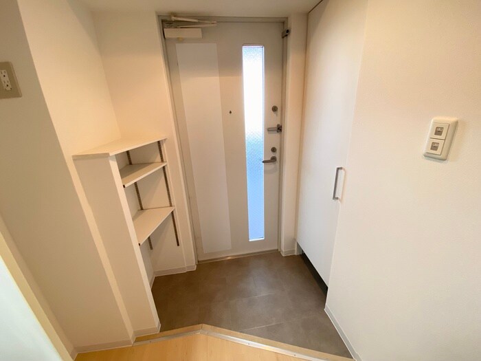 物件内観写真15　(玄関)