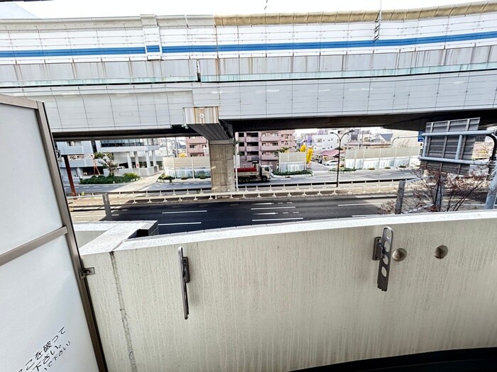 物件内観写真16　(室内からの展望)