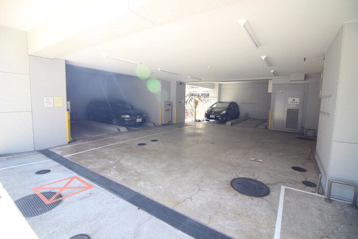 物件外観写真6　(駐車場)