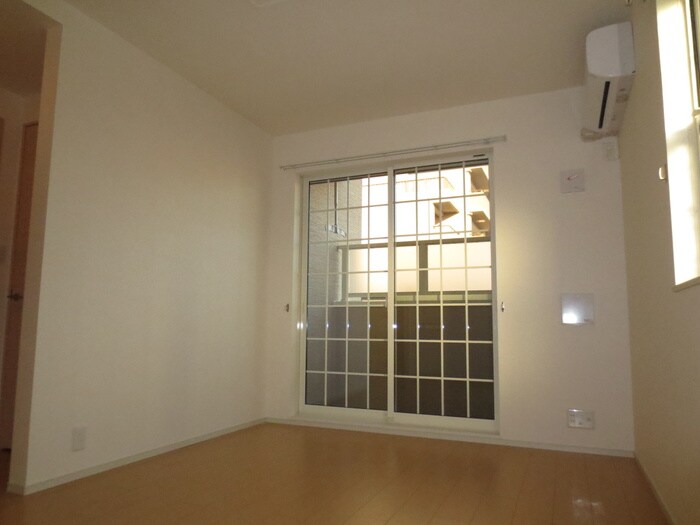 物件内観写真5　(居室)