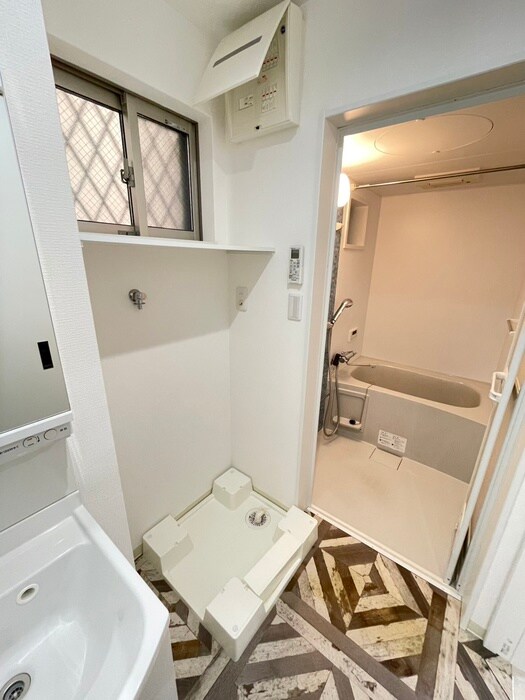 物件内観写真9　(洗濯機置場)