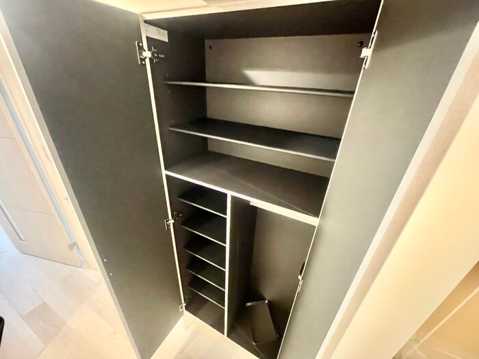 物件内観写真8　(靴箱)