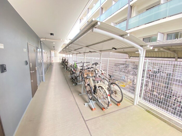 物件外観写真5　(駐輪場)