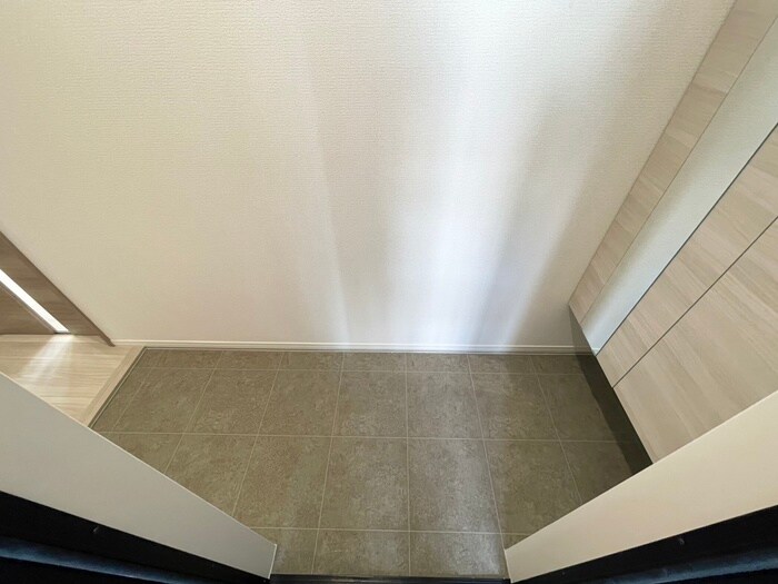 物件内観写真15　(玄関)