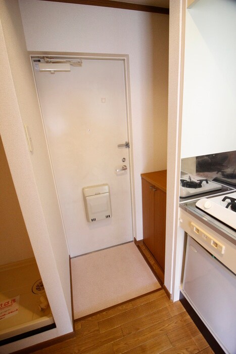 物件内観写真7　(玄関)