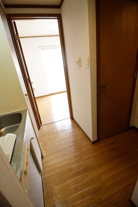 物件内観写真19　(廊下)