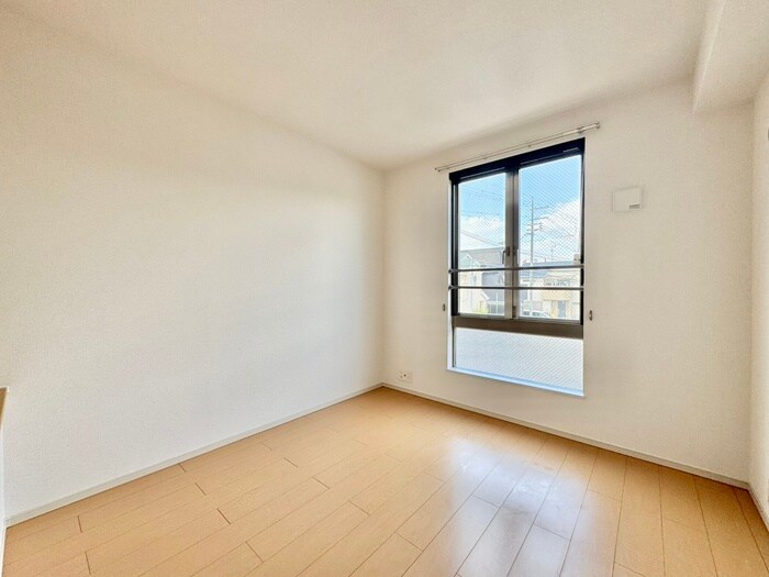 物件内観写真8　(居室)