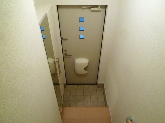 物件内観写真16　(玄関)